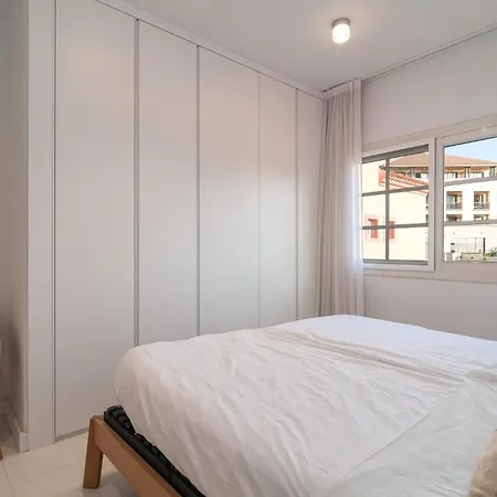 Апартаменты Luxurious In Terrazas Del Duque *