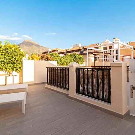 Lägenhet Luxurious In Terrazas Del Duque