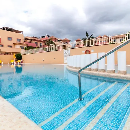 Апартаменты Luxurious In Terrazas Del Duque Адехе
