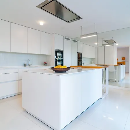 Апартаменты Luxurious In Terrazas Del Duque Адехе